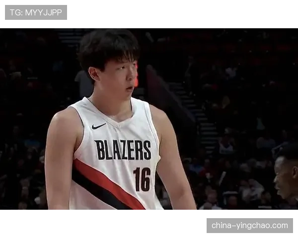 杨翰森季前赛克服犯规困境单节爆发十四分引领球队完成逆转彰显天赋兑现